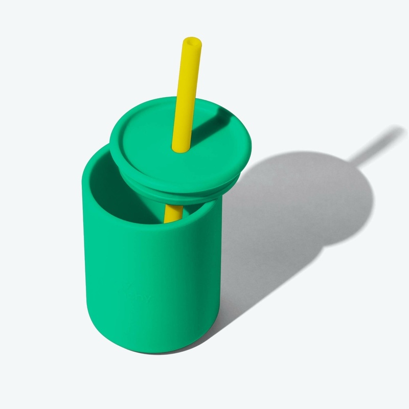 8 oz. Avanchy La Petite Medium Silicone Sippy Cup