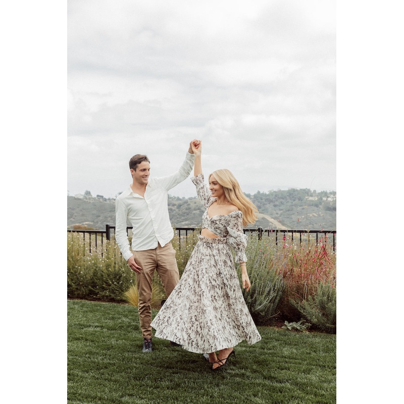 CONTRIBUTE TO OUR HONEYMOON TRAVEL