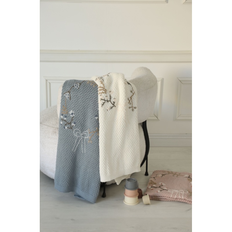 Inimini Bow Wreath Blanket