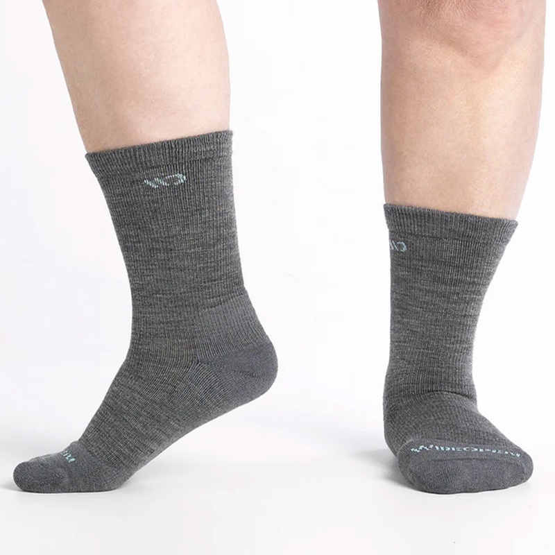 Women's Solid Basic Cushioned Crew Socks 9504