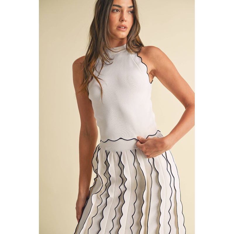 Scallop Edge Sweater Knit Top S