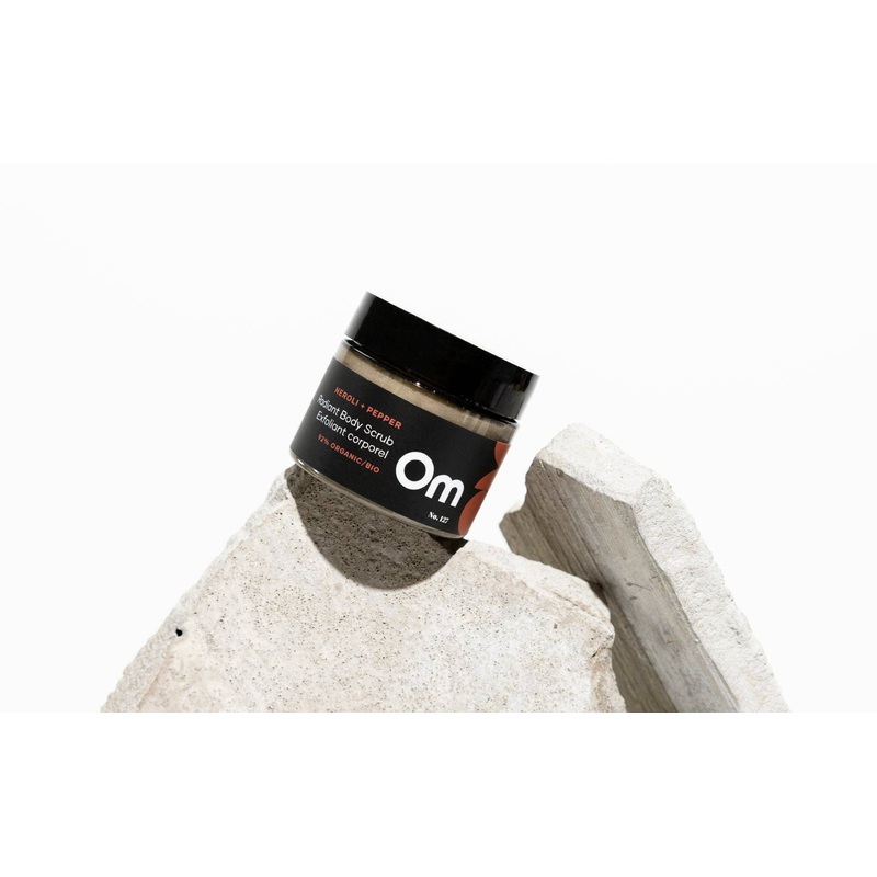 Om Organics Skincare - Mini Radiant Body Scrub: Neroli + Pepper - 65 g