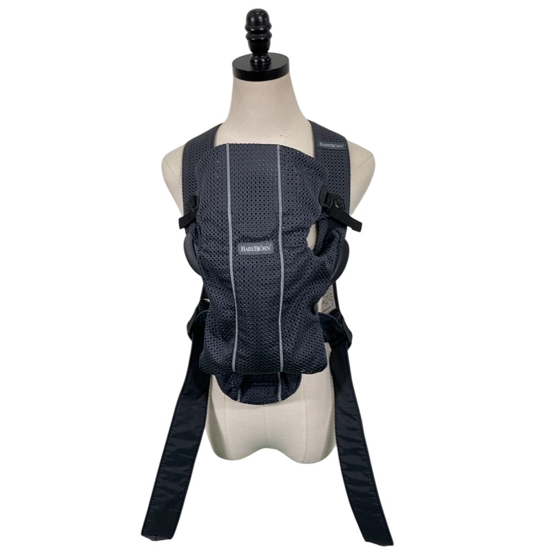 Dymo S0720610 D1 45021 Tape 12mm x 7m White on Black, 15/32" Width x 22 31/32 ft Length, White on Black, Easy Peel, Durable (DYMS0720610) Each