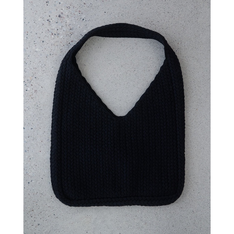 Pintin: Black Crochet Bag