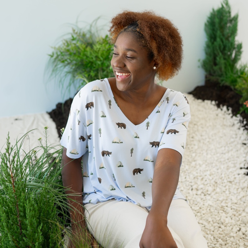 Women's Relaxed Fit V-Neck in Yosemite